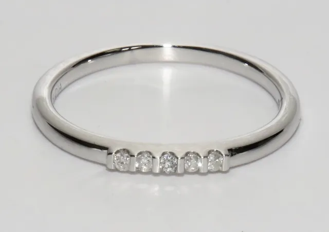 9ct White Gold Diamond 5 Stone Eternity Ring size K