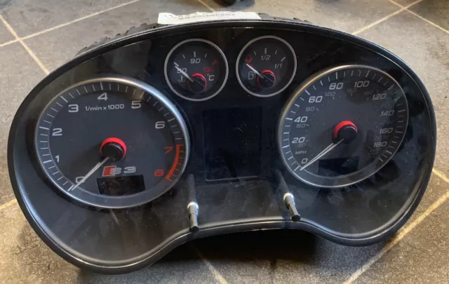Audi A3 S3 8P Quattro 2008-13 2.0 Tfsi Cdl Cluster Tachimetro Orologi 8P0920982L