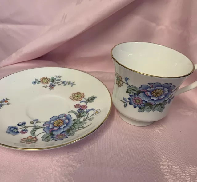 Royal Albert Bone China England Hidden Valley New Romance Cup & Saucer ✅ 48 2