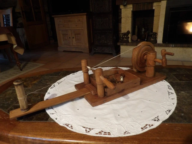 Rouet Ancien En Bois À VENDRE! - FR Rouet Ancien En Bois À VENDRE! - FR
