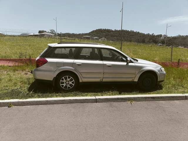 subaru outback 2005 wagon 2.5 AWD
