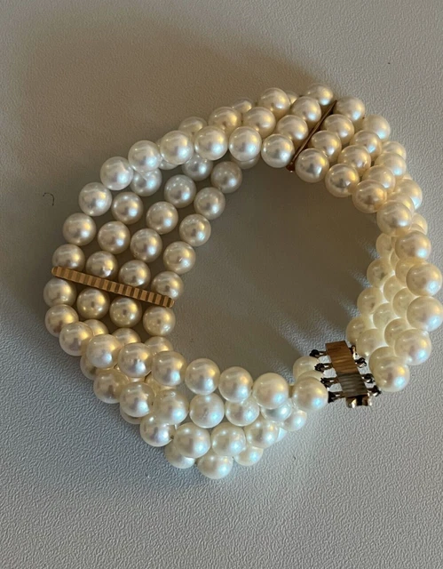 3951– Bracelet 4 Rangd De Perles Fermoir Or