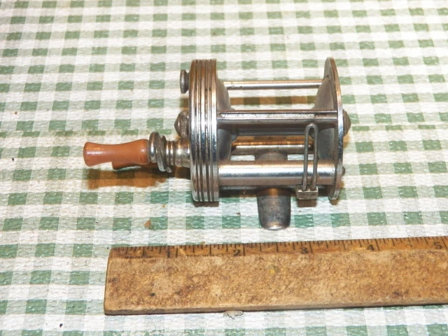 jcヒギンズモデル312 VINTAGE JC HIGGINS Model 312 Red Fishing Reel 312.39500