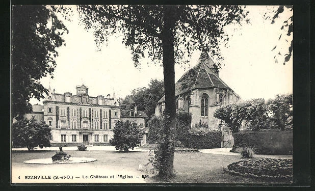 CPA Ezanville, Le Chateau et l´Eglise