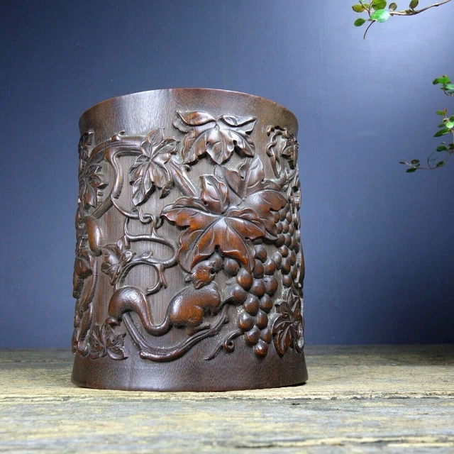 Chinese Antique Old Bamboo Carved Grape Squirrel Brush Pot Office Supplies Art