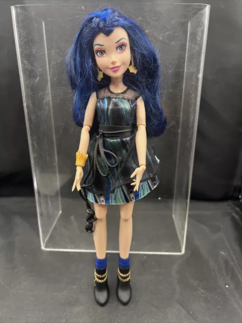 Disney Descendants Evie Isle of the Lost Signature Doll