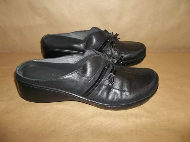 EASY SPIRIT   Women's Size  8.5  Black Leather Slip-on Esabetti Clogs