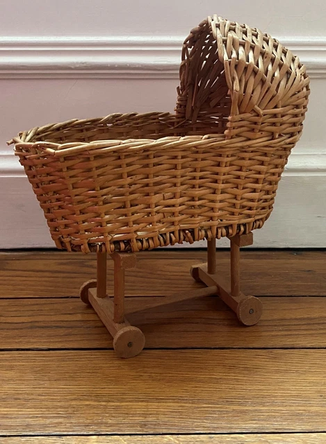 Très Ancien Berceau De Poupée – Objet De Baptême – Enfant – Occasion