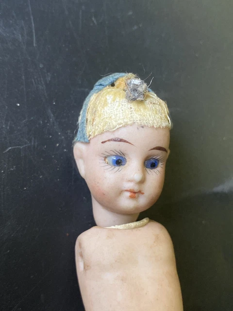 Ancienne Poupée Mignonnette – Biscuit Peint – XIXe Siècle – France – Articulée