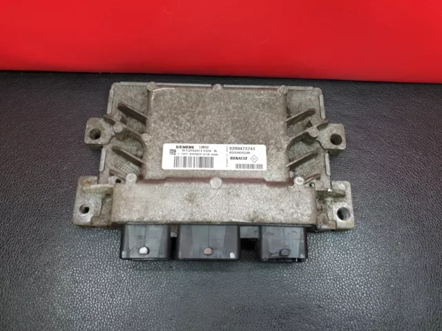 S120201109 A Renault Clio MK2 1.2 16V Campus Engine ECU 8200473744 / 8200400246