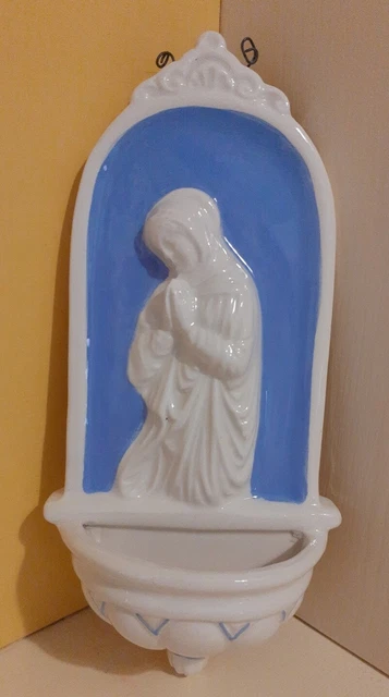 VECCHIA ACQUASANTIERA CERAMICA MARIA su fondo azzurro CONTI.E ITALY
