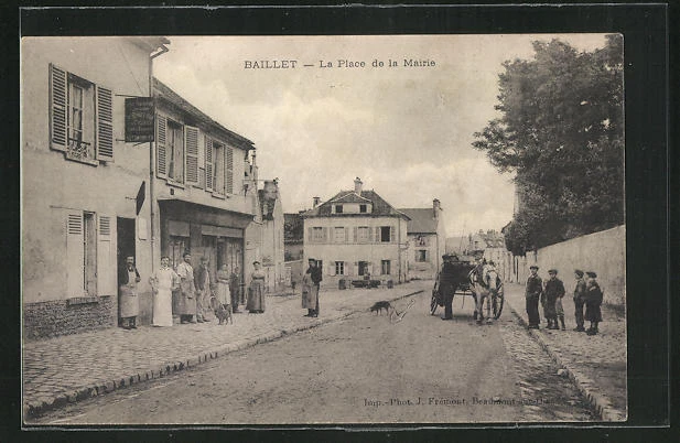 CPA Baillet, La Place de la Mairie