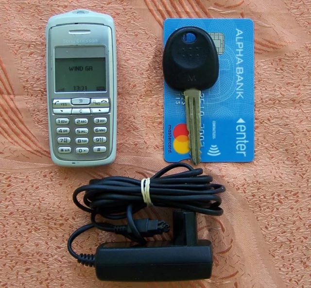 Ericsson T600 mini mobile phone Year-2002 Credit Card Sized -smallest t66 f100- Ericsson T600 mini mobile phone Year-2002 Credit Card Sized -smallest t66 f100-