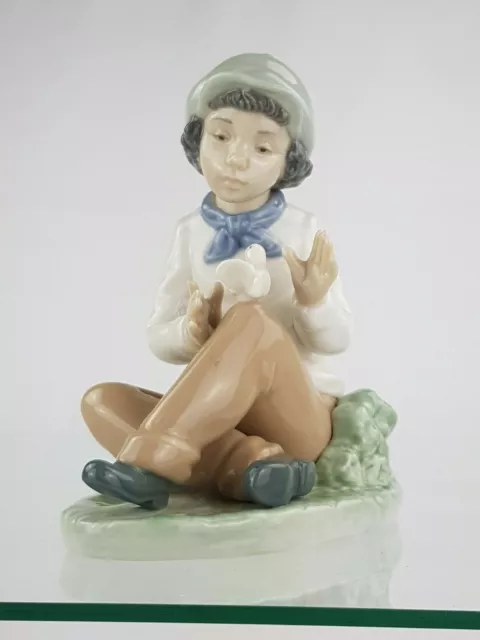 Lladro Nao Boy with Cap Seated & Dove Porcelain Figurine (1990) 3