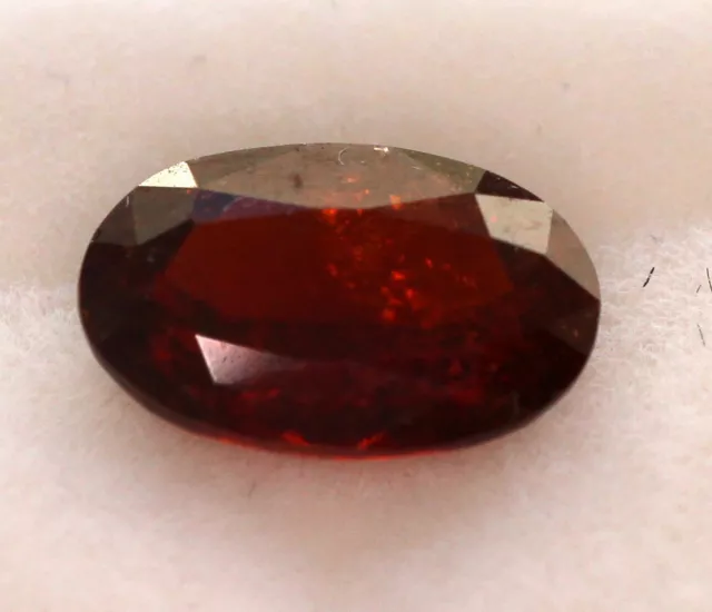 1,87 ct Très Beau Grenat Spessartite de Namibie