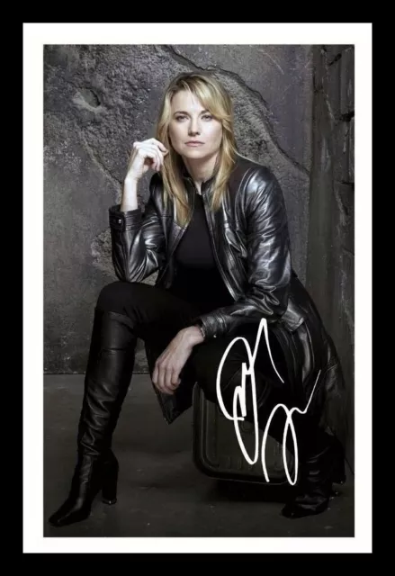 Lucy Lawless Autograph Signed & Framed Photo