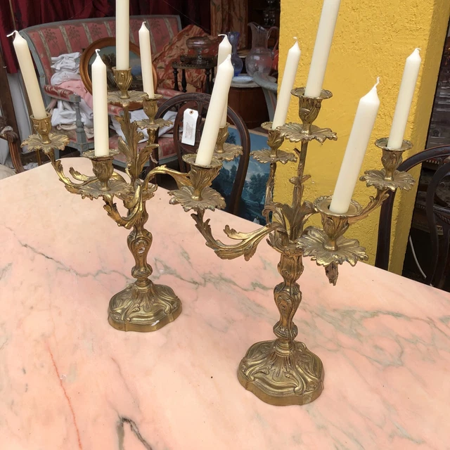 Paire De Bougeoirs Flambeaux  En Bronze Dore Style  Louis Xv 19 Eme Siecle 11700