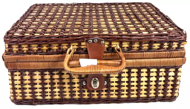 Wicker Picnic Basket - Hamper - Including Picnic Ware