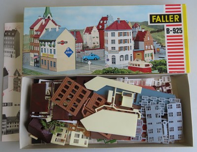 AMS Faller Ams 2 Bâtiment D'Habitation Avec Geschäftszeile 