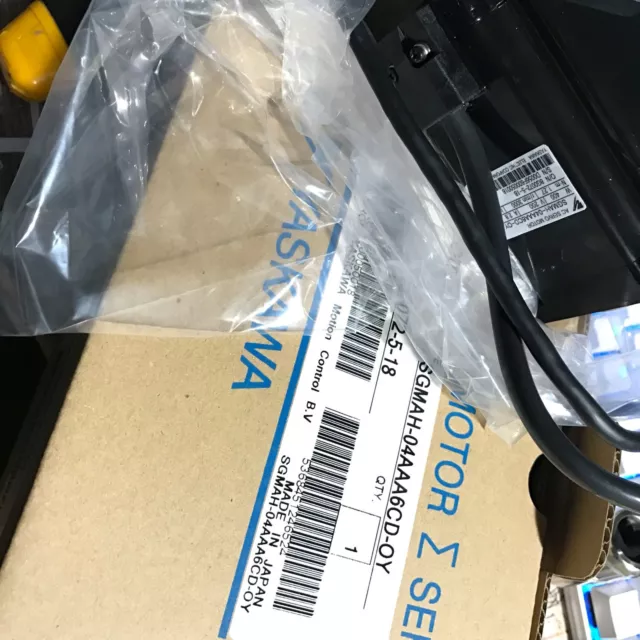 1Pc Yaskawa Ac Servo Motor Sgmah-04Aaa6Cd-Oy Sgmah-04Aaa6Cd-0Y New Original