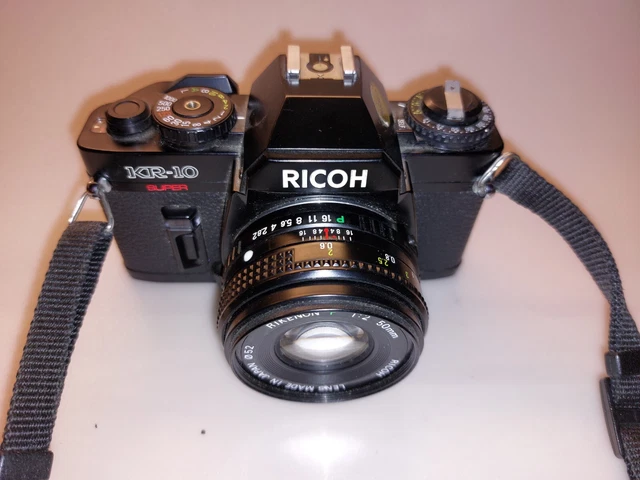 Ricoh KR-10 Super Spiegelreflexkamera für Kleinbildformat, mit Normalobjektiv