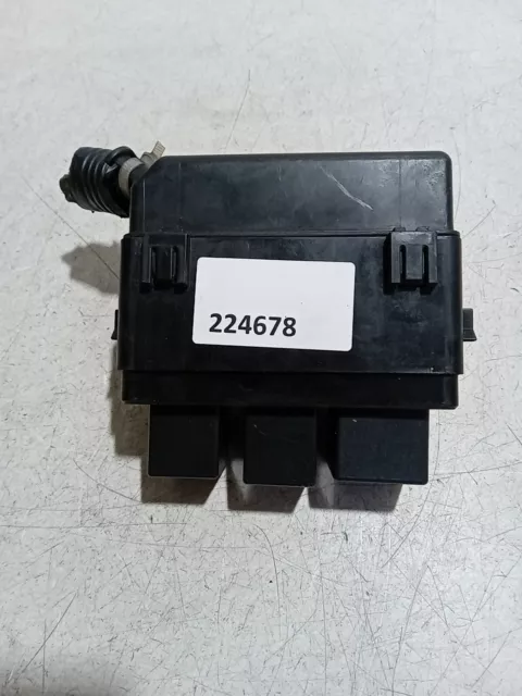 Mitsubishi Shogun Mk1 3.2 Diesel Fuse Relay Box Mr301971 1996-2006