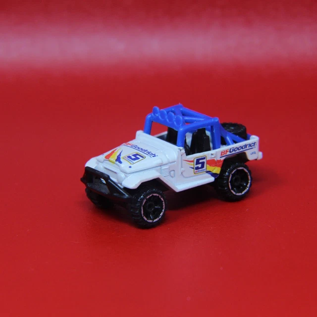 2011 HOT WHEELS 133 Toyota Land Cruiser FJ40 White HW Performance 164