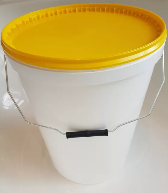 25 L Ltr Litre White Plastic Bucket Container with YELLOW Lid and Metal Handle