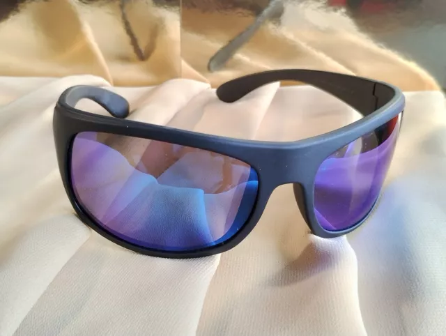 Polaroid 07886 0VK5X flexible rubberised matte black wrap sunglasses