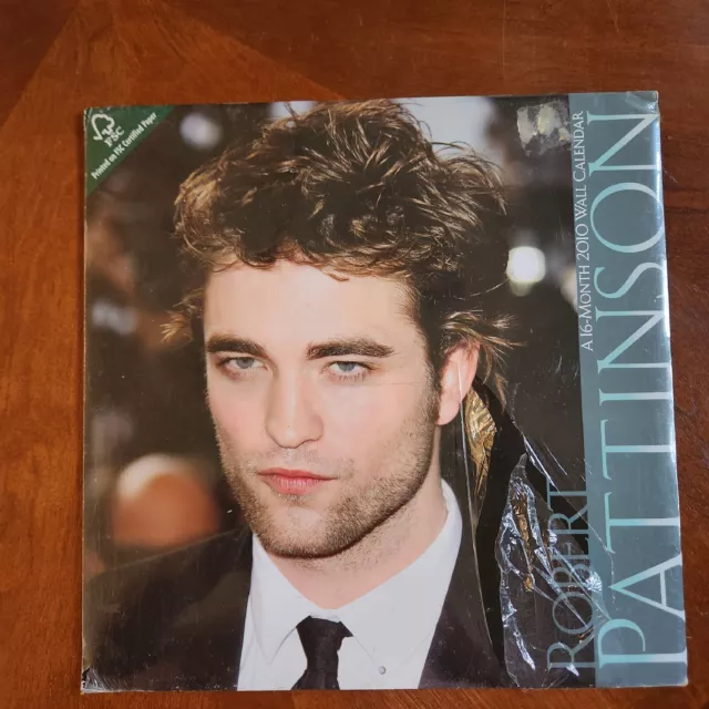 ROBERT PATTINSON 2010 16 Month Wall Calendar Brand NEW Factory Sealed  Twilight