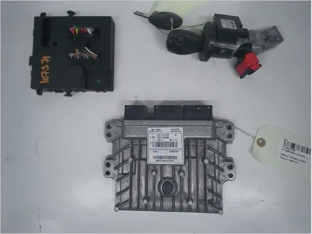 Kit serrures + antivol occasion RENAULT TWINGO II Phase 2 - 1.5 DCI 85ch - 23710