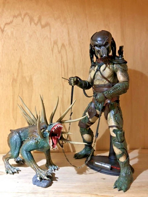 FIGURINE HOT TOYS Movie Predators Tracker Predator with Hound 1/6 ...