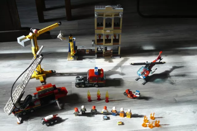 LEGO® City 60216 Les pompiers du centre-ville Occasion