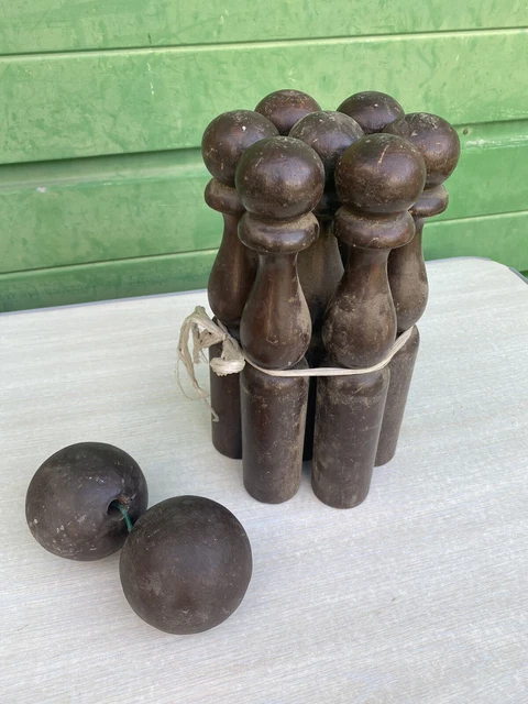 Lot de jeu de quilles anciennes en bois