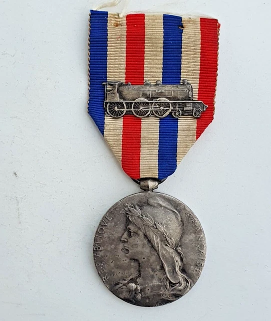 Ancienne Médaille du travail en bronze SNCF-Chemin de fer - 1926- O