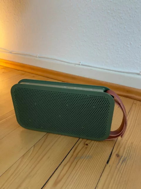 Bang & Olufsen Beoplay A2 - Grün mit Ladegerät 2