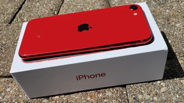 Apple iPhone 6/7/8/SE Gen- 32GB/64GB - All Colours - UNLOCKED - Pristine + BOXED