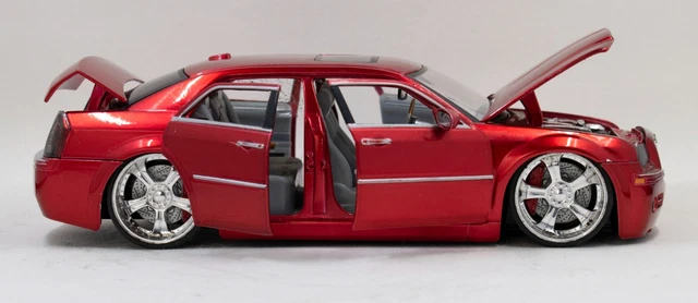 ☆日曜夜☆ルース☆CHRYSLER 300C (HEMI)☆DUB CITY WAVE12☆KUSTOMS☆