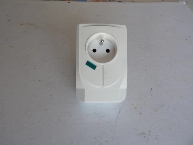 Multiprise parafoudre Belkin 4 prises : prix et avis – Orange