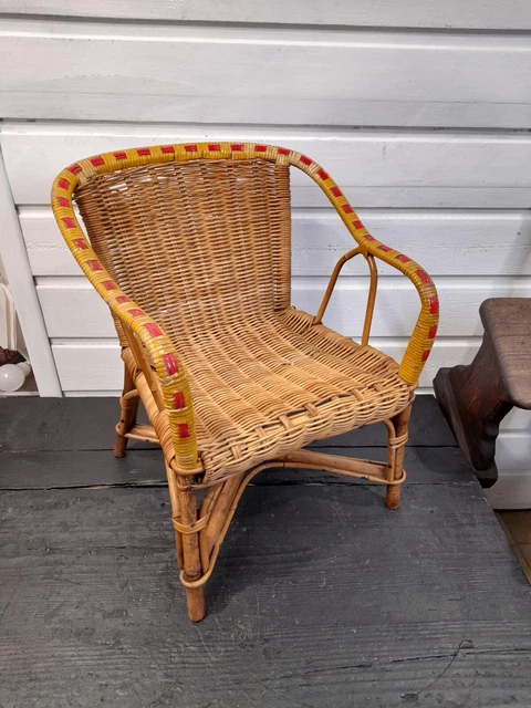ANCIEN FAUTEUIL D' enfant vintage en rotin ,bambou osier tressé- poupée