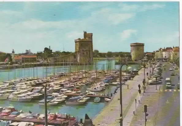 Carte postale LA ROCHELLE (17) Le Port et le quai Wilson pris de l'hôtel Duperré