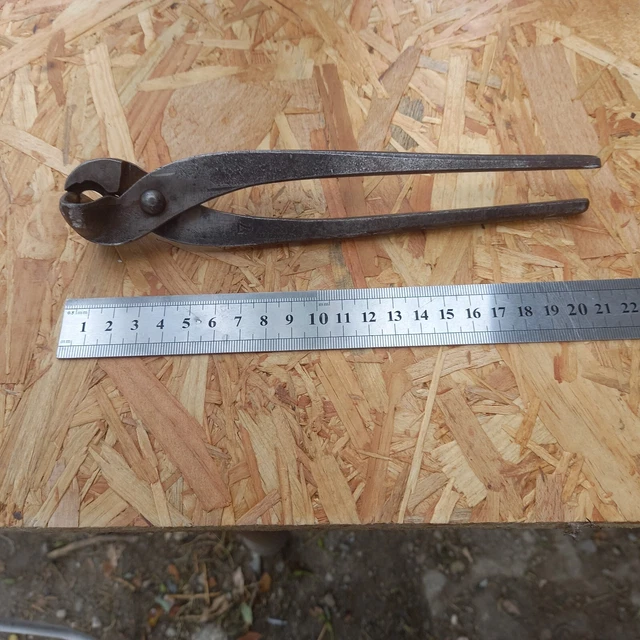 PINCE À COUDER , outil ancien d'électricien , Amstutz et Mercier EUR 8