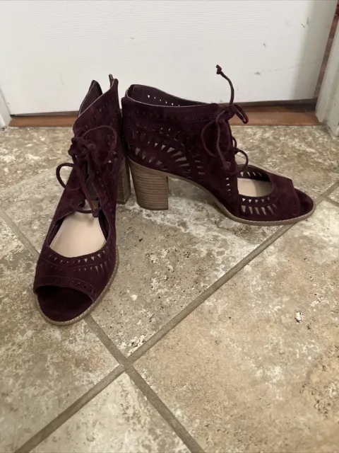 Vince Camuto Tarita Cut Out Lace Up Burgundy Suede Open Toe Bootie Size 8.5 New