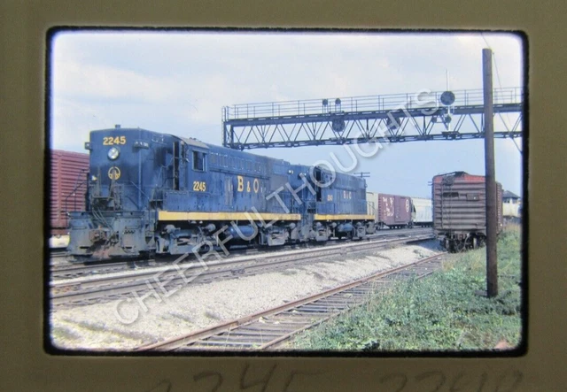 Original '69 Kodachrome Slide B&O Baltimore Ohio 3697 GP40 Cincinnati, OH   38W9
