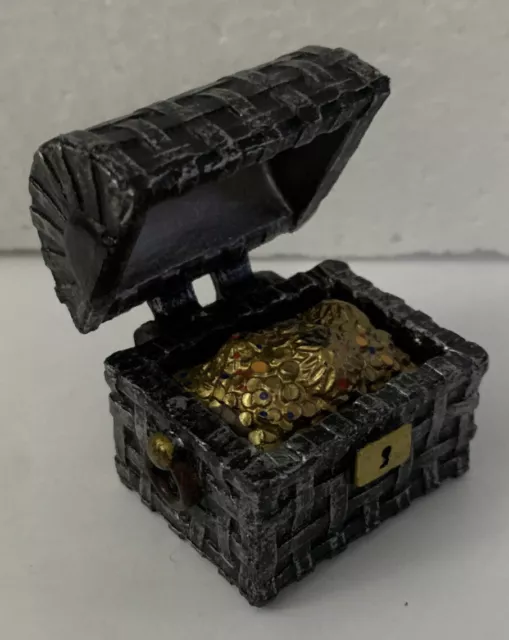 Papo Pirates Treasure Chest Toy with Gold Medieval Castle Fantasy 2000 Papo Pirates Treasure Chest Toy with Gold Medieval Castle Fantasy 2000