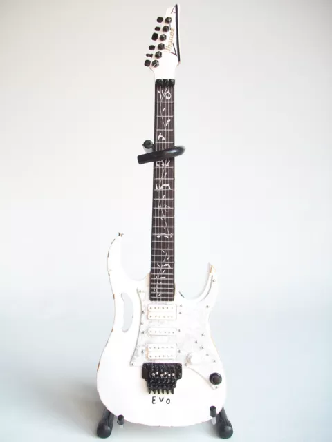 Guitare miniature Axe heaven - Ibanez Steve Vai EVO « relic »