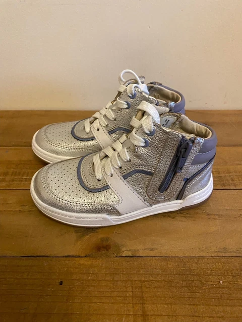 Clarks outlet trainer boots