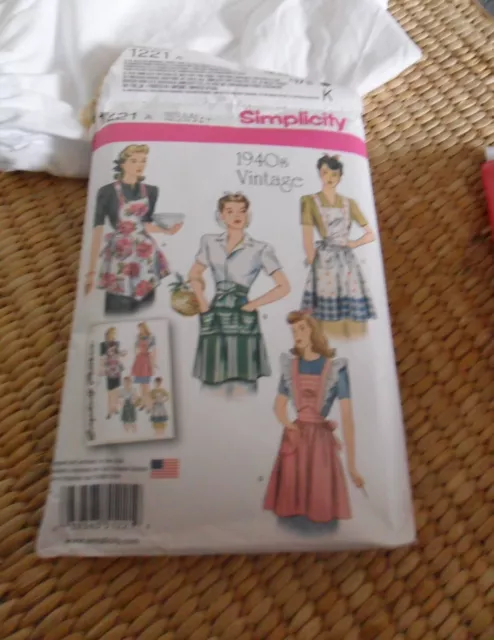 Simplicity 1221 Retro Apron Pinny 40s Vintage Pattern