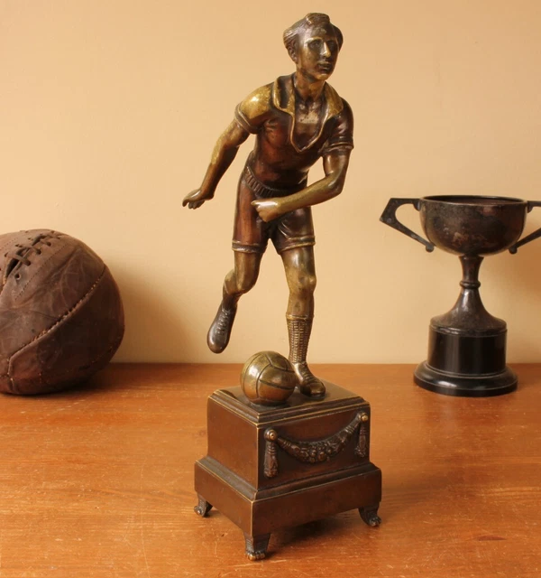 Sculpture Art Déco Footballeur En Métal Sur Socle Marbre Massif - Figurine Sportive