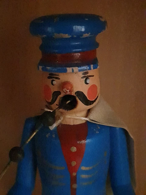 Sehr Alter  Räuchermann Wächter 5
